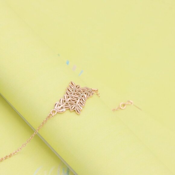 "Elegant Leaf Pattern Rose Gold Bracelet for Women, XPBL1082 - Picture 5 of 13